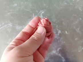 把底端多余的切掉