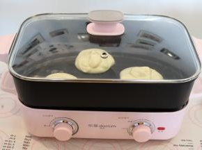 盖上锅盖，焖着加热7分钟。