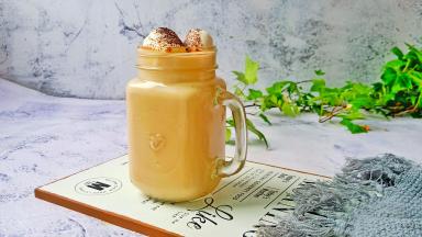 悠闲的午后，为自己冲泡一杯棉花糖奶咖吧！奶香浓郁，慢慢品尝咖啡原始的香味扑鼻而来。