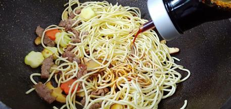 加生抽少许，口味重的可以再加一点盐。