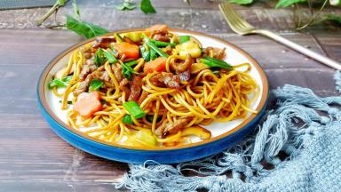 好吃的面条就要出锅了！