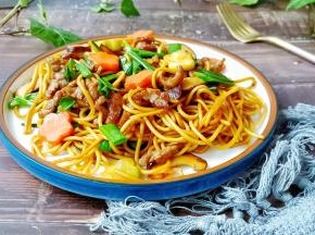 好吃的面条就要出锅了！