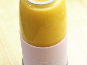 拧紧盖子，双击启动，把它倒扣过来。