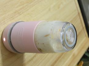 .拧紧盖子，双击启动，把它倒扣过来。