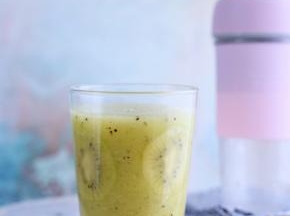 30秒之后，超有口感的奇异果汁就做好啦。