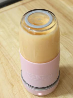 拧紧盖子，双击启动，把它倒扣过来。