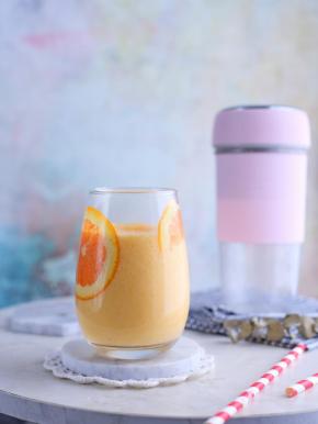 30秒之后，一橙汁就做好啦，最后我还加了点香橙果肉增加口感。