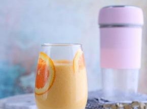 30秒之后，一橙汁就做好啦，最后我还加了点香橙果肉增加口感。