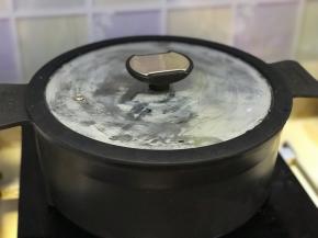 盖盖大火烧开后转小火炖煮1个小时。