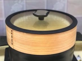放入蒸锅，大火烧开后转小火蒸20分钟。