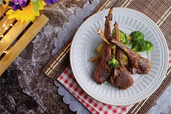 藤椒味烤羊排
