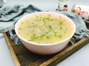 菌味浓郁，和传统的味道不大一样，别有一番风味