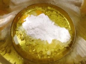加入糖粉和盐