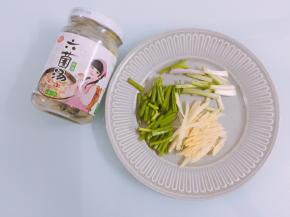 葱姜切丝