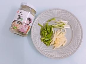 葱姜切丝