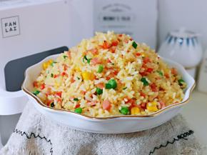 全程无需翻炒的扬州炒饭。