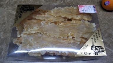 用的这种纽西兰鳕鱼敏肚，没有上次在香港买的那款好，煲汤不用提前浸泡，直接煲就可以了