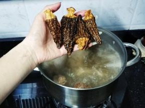 15分钟后放入羊肚菌