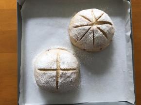 用锋利的刀片划上喜欢的图案即可