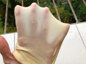 能揉出手套膜即可