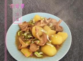 香菇炖土豆成品图