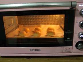 放入烤箱，发酵档，进行二发。