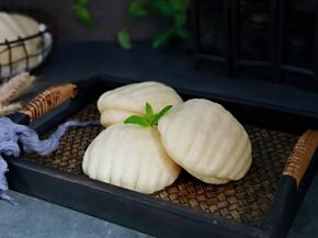 贝壳形状的馒头。