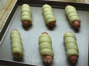 一次处理好所有面团，摆放在学厨烤盘上，注意留出空隙。