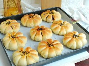 面粉牛奶加鸡蛋，做一个营养丰富的早餐，好吃好看，元气满满，孩子特喜欢，自从我做了这个当早餐，孩子再也没吃过煎饼油条了。