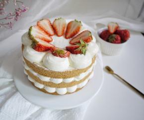 放冰箱冷藏定型后，切一块尝尝吧。