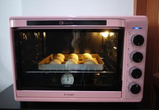 烘烤了15分钟左右麻薯膨胀至最大。