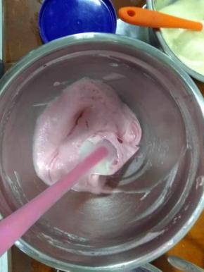 用切拌或者翻拌的方式拌均匀