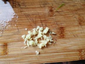 切一点点姜末。