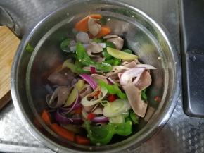 趁热，用筷子搅拌均匀。