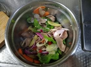 趁热，用筷子搅拌均匀。