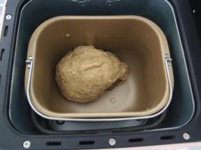 这是加椰油后的面团。