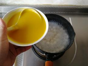 倒入全部南瓜米糊。