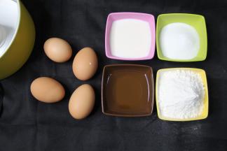 鸡蛋需要冷藏鸡蛋，60克左右洋鸡蛋，清洗干净，用厨房纸巾擦干备用，准备好其他材料。