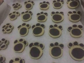 依次组合好，放入烤箱烤12分钟左右，边缘上色即可；