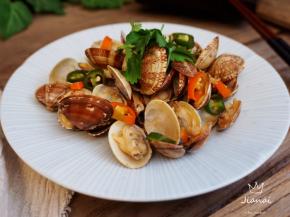 咸、鲜、香、辣，一口一口绝对让你停不下来，特别过瘾。