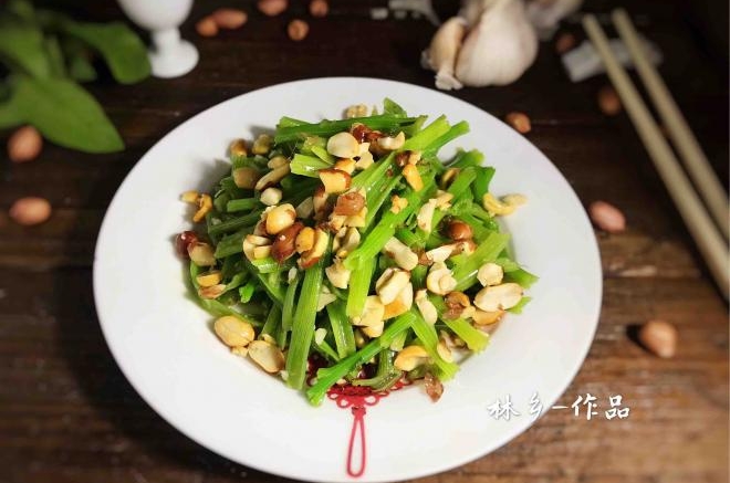 花生拌菠菜梗