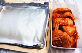 烤盘底部最好垫一张锡纸