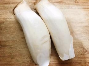 杏鲍菇洗净