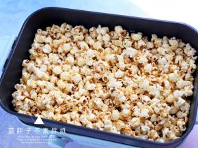 做好的爆米花密封保存。