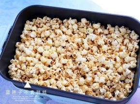 做好的爆米花密封保存。