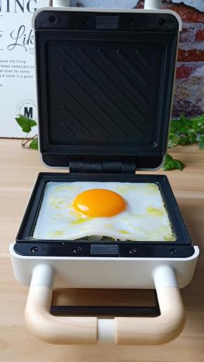 煎熟，喜欢糖心蛋的煎这样就可以。