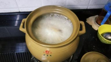 继续大火煲10分钟
