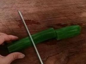 莴笋先切成段