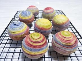 出炉啦！转移到晾架晾凉。