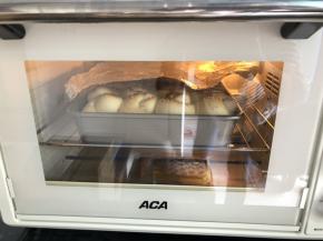 放入预热好的烤箱180度，上下火，中层，20分钟，注意上色后盖上锡纸